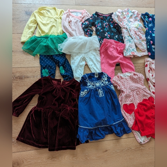 6-9M girls Lot Outfits Rompers Dresses Baby 9m Hearts Velvet Cat & Jack Ruffles - Picture 2 of 3
